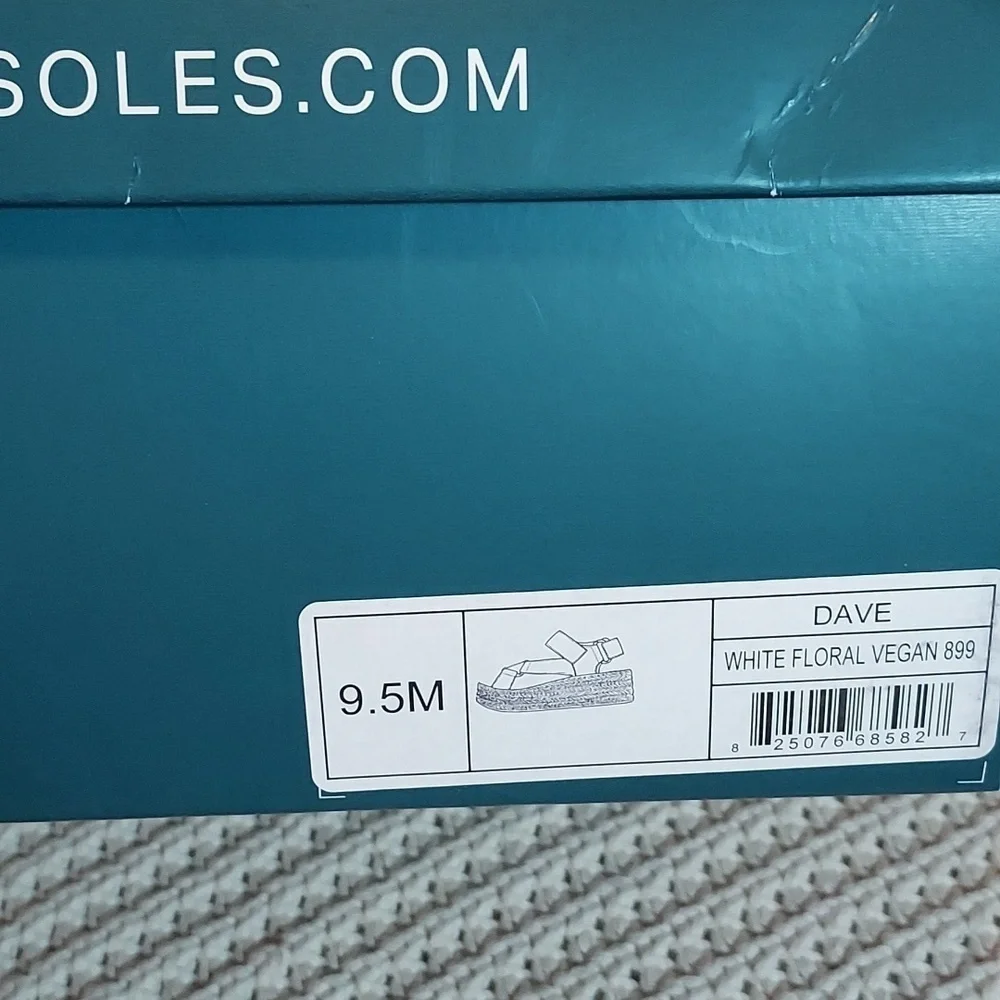 AEROSOLES dave platform